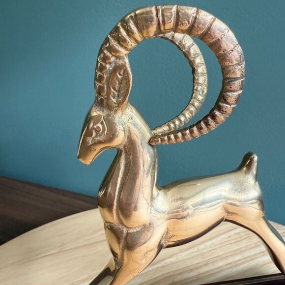 Vintage Brass Ibex Ram Hollywood Regency MCM Desk Decor Inlaid Wood Base - Picture 3 of 10